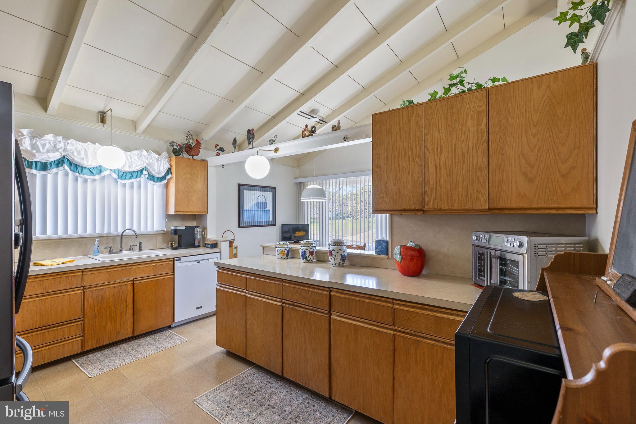 609 WOODLAND DRIVE