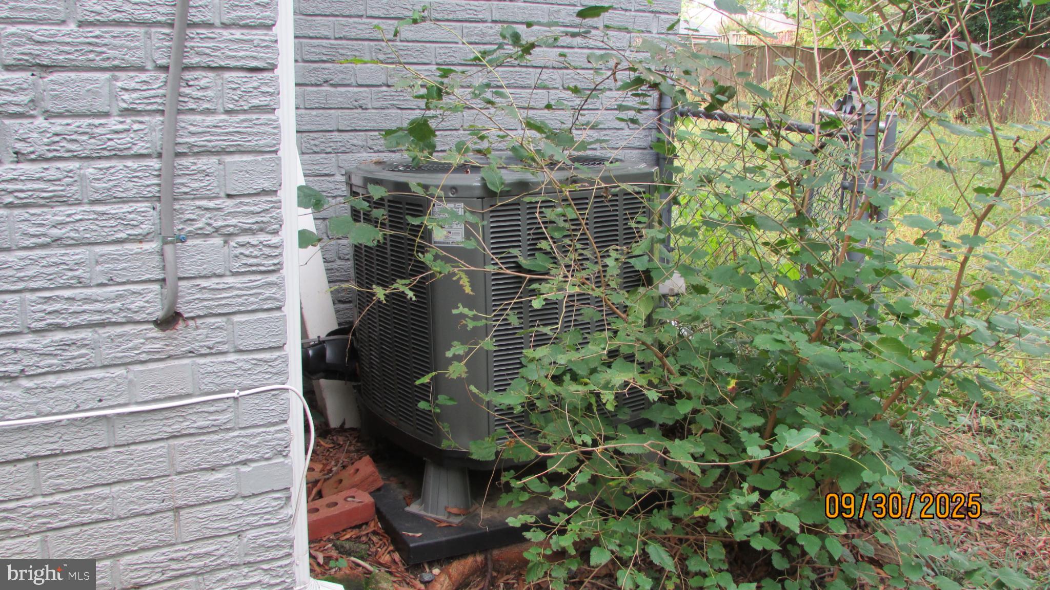 RIVERDALE - Residential