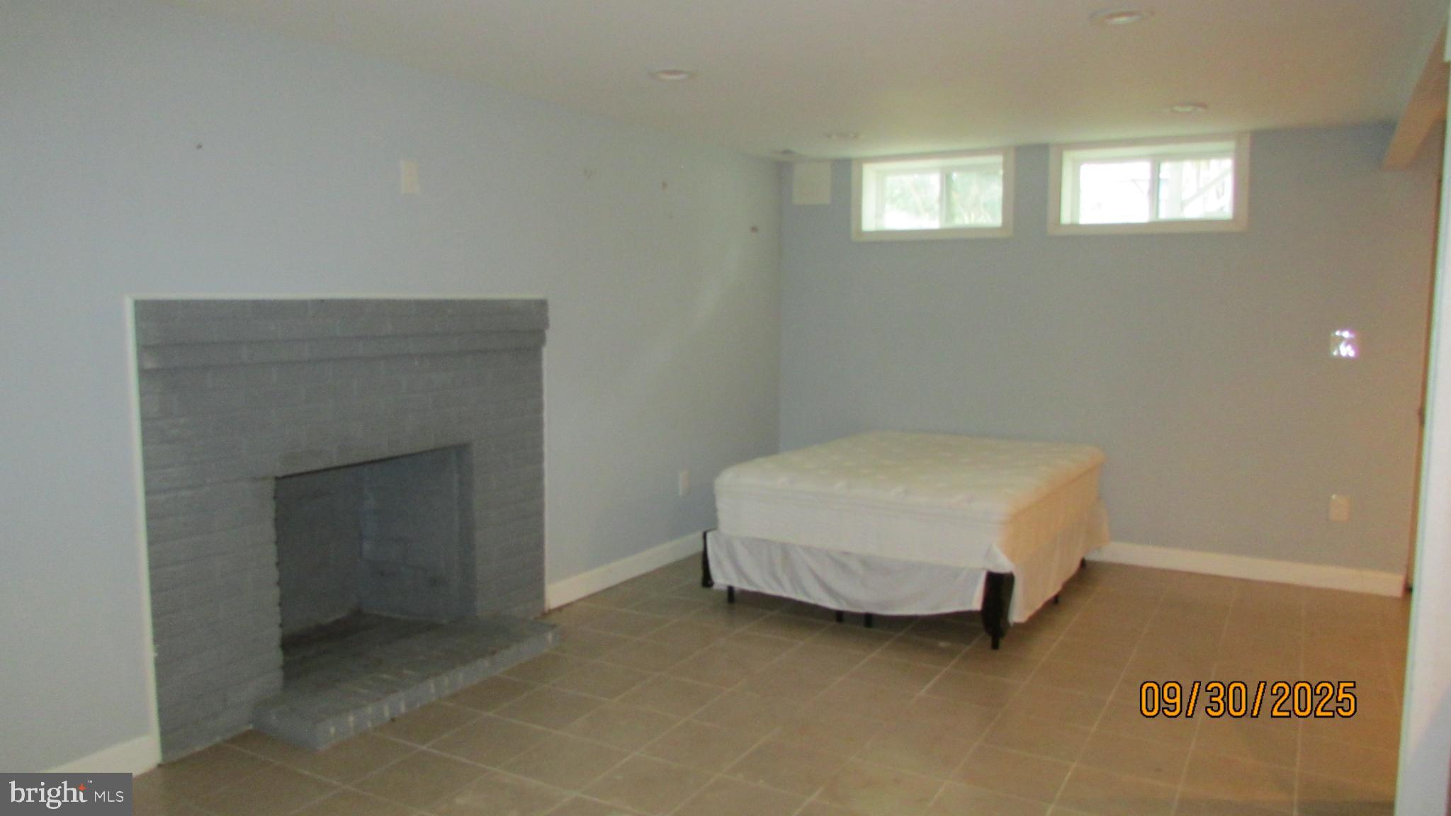 RIVERDALE - Residential