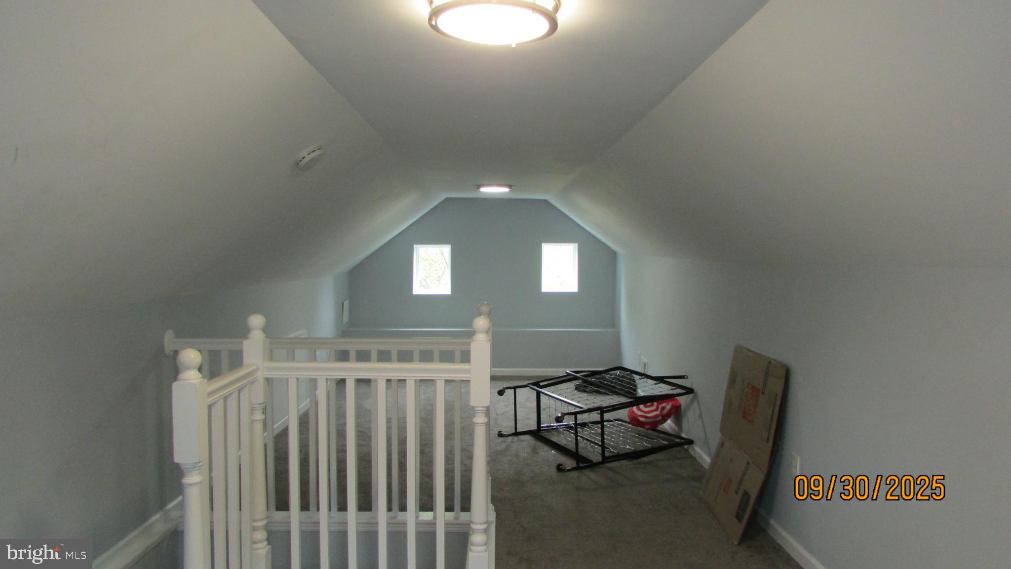 RIVERDALE - Residential