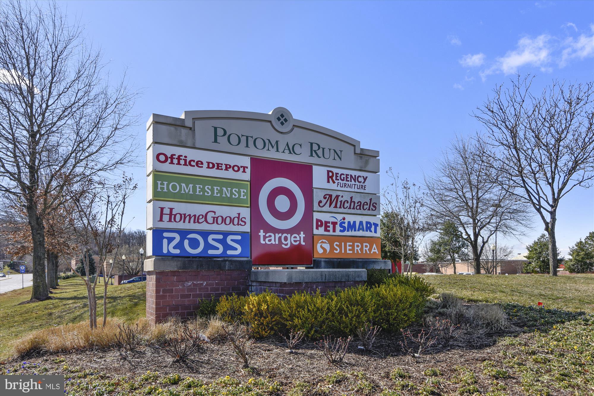 GREAT FALLS CHASE - Residential