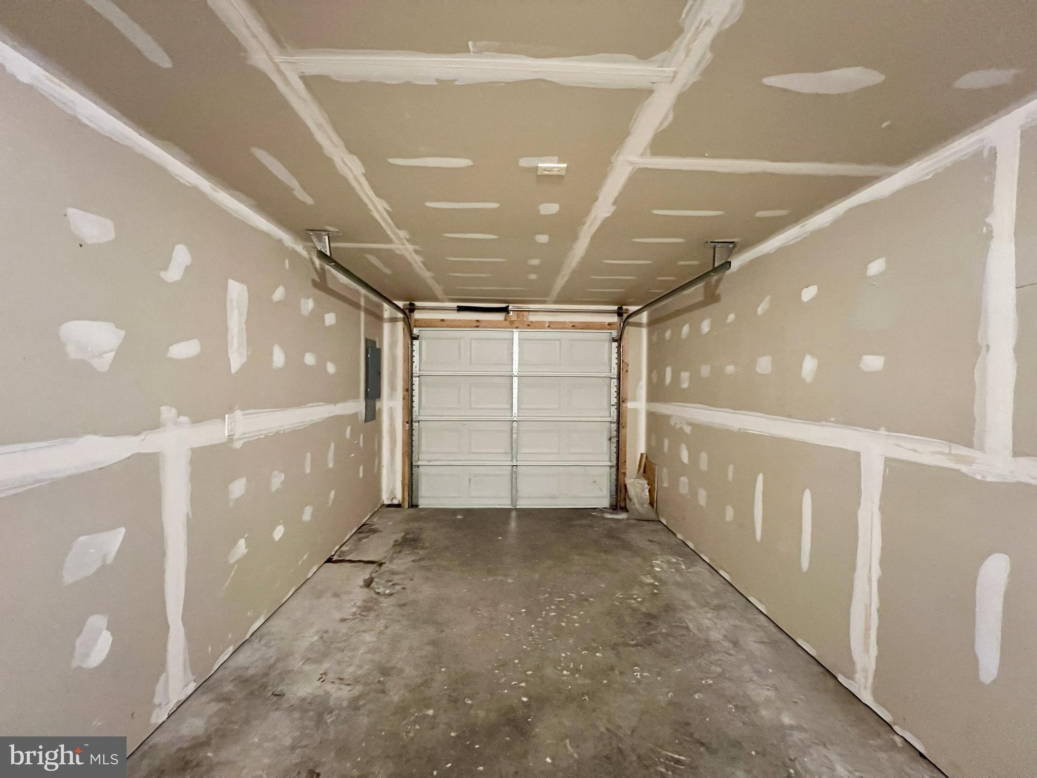 MILLS FARM - Residential Lease