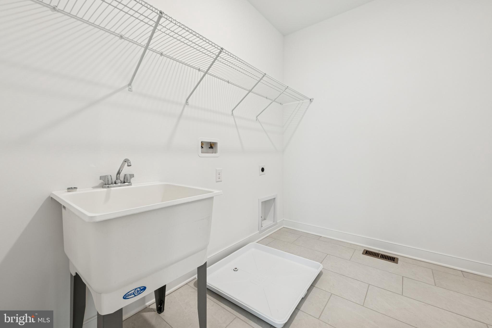 FOUR SEASONS AT KENT ISLAND - Residential