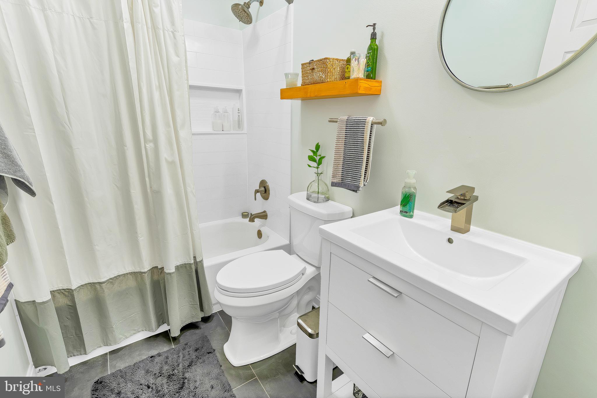 SHADY DALE - Residential