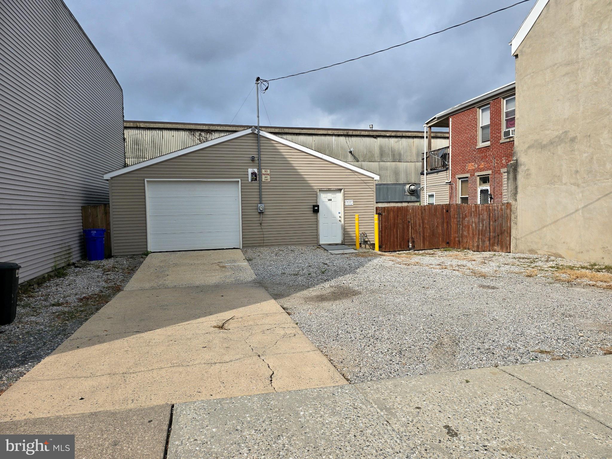 148 S PERSHING AVENUE