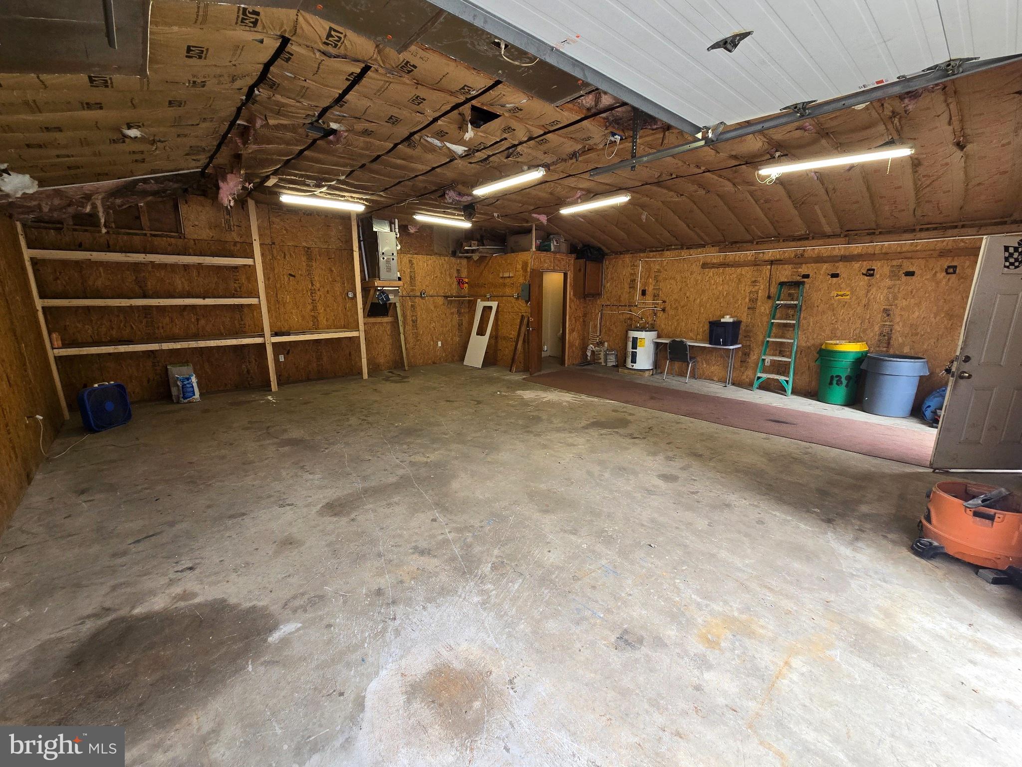 148 S PERSHING AVENUE