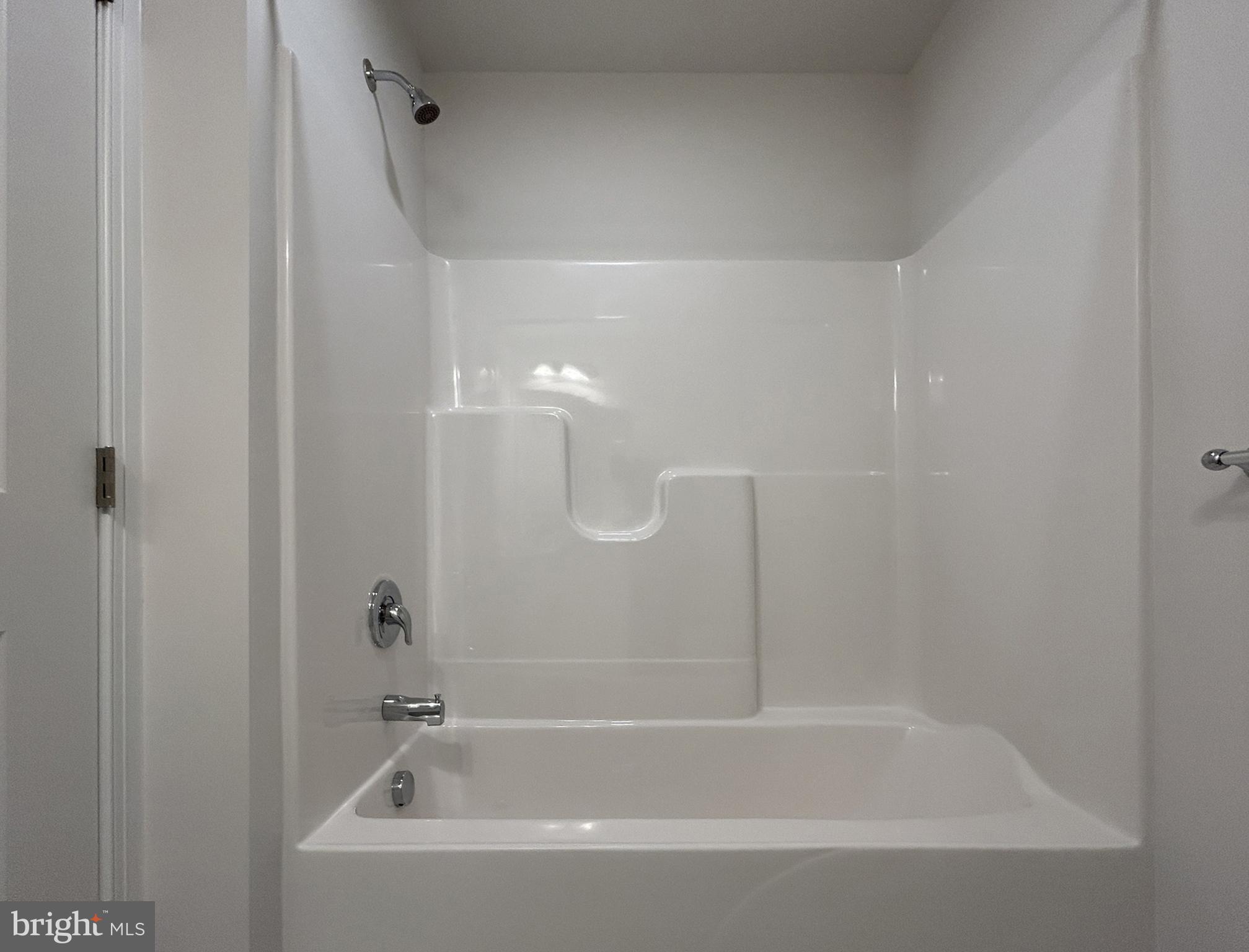 WOODLAND HILLS - Residential