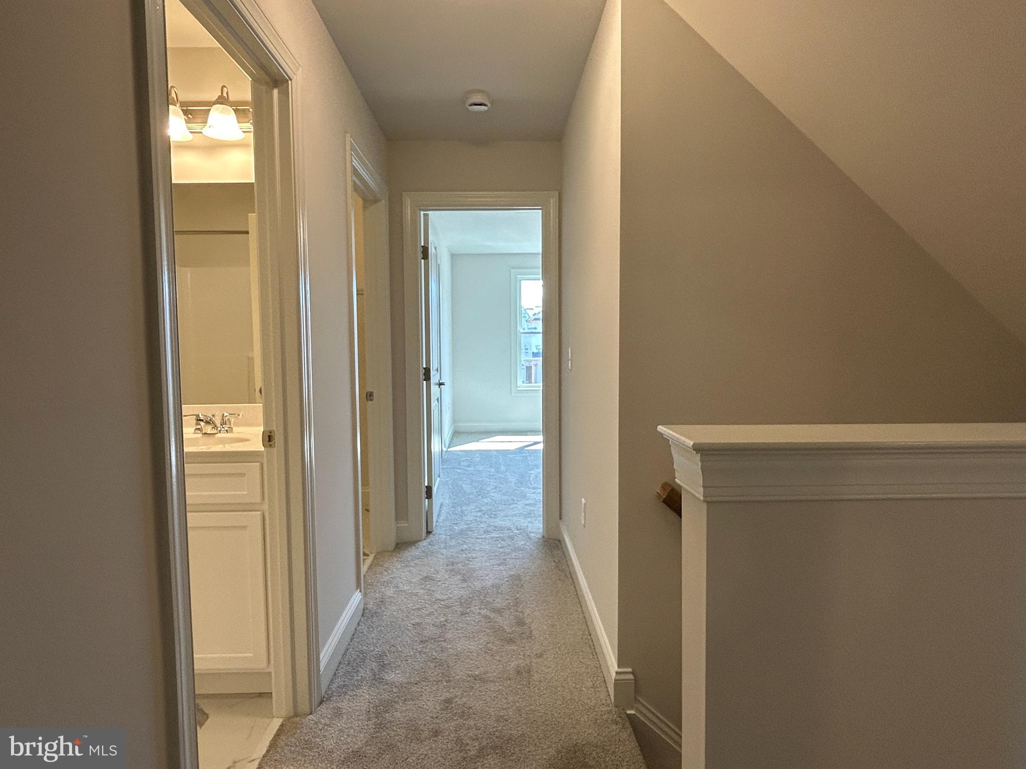 WOODLAND HILLS - Residential