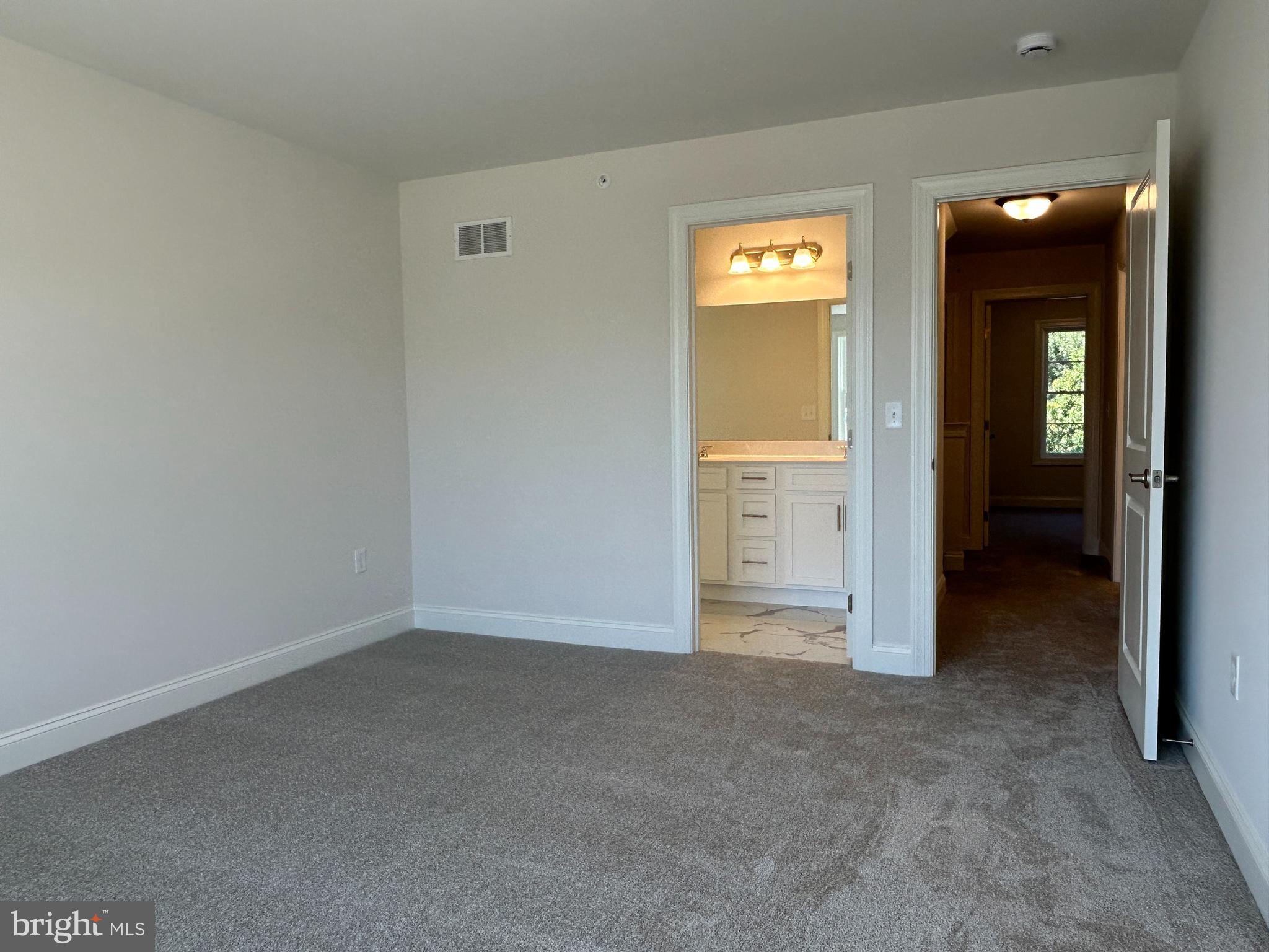 WOODLAND HILLS - Residential