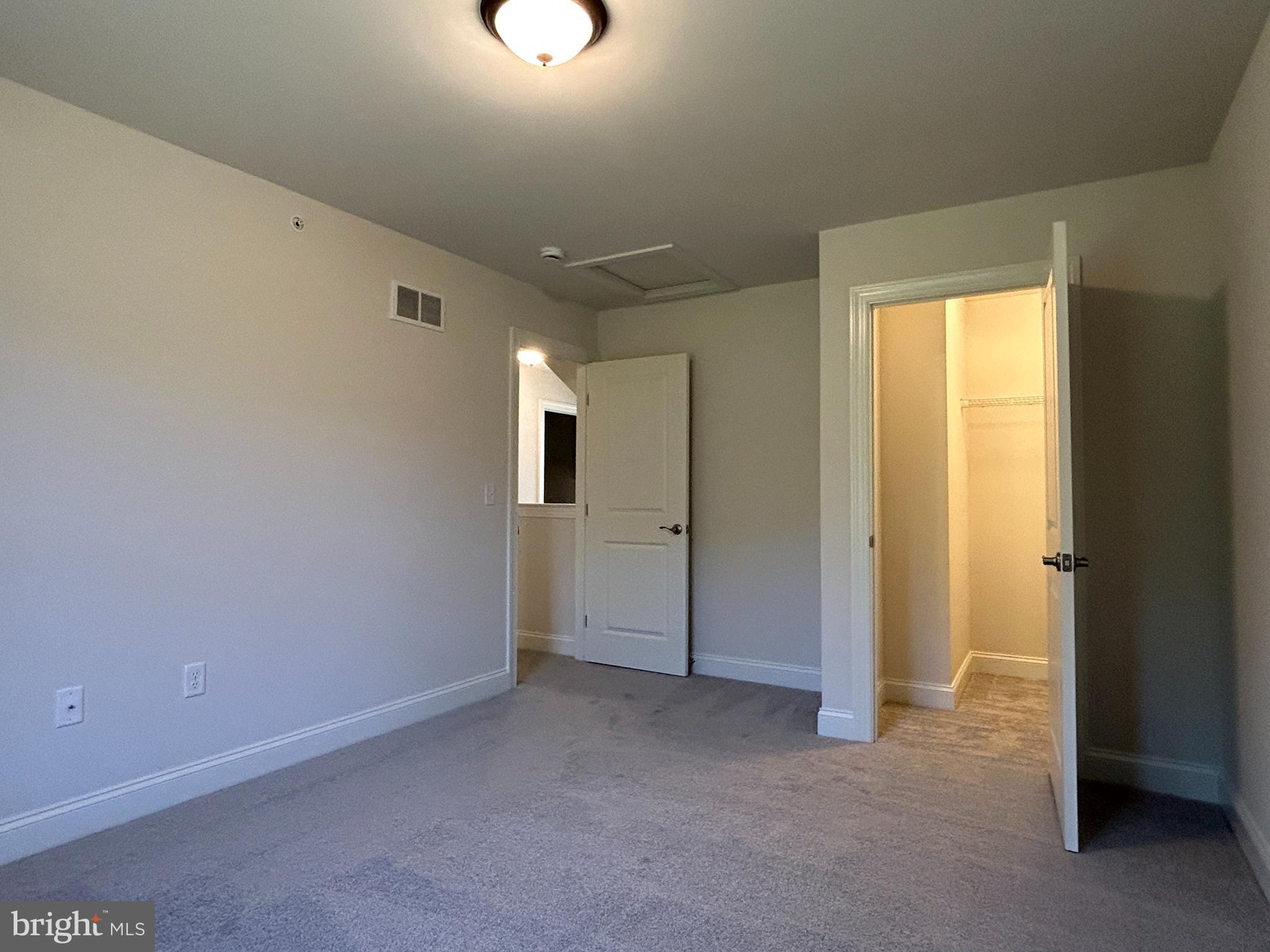 WOODLAND HILLS - Residential