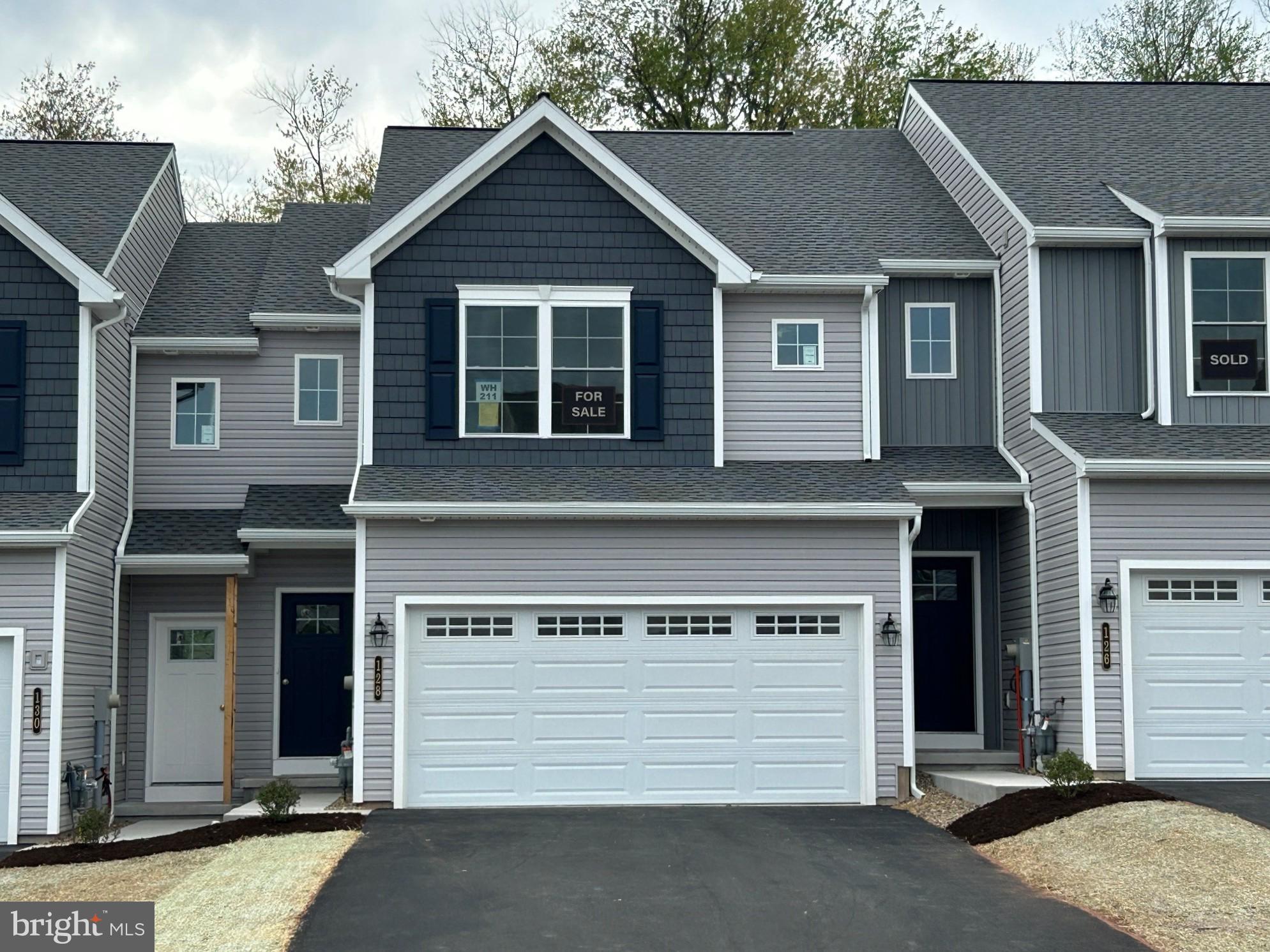 WOODLAND HILLS - Residential