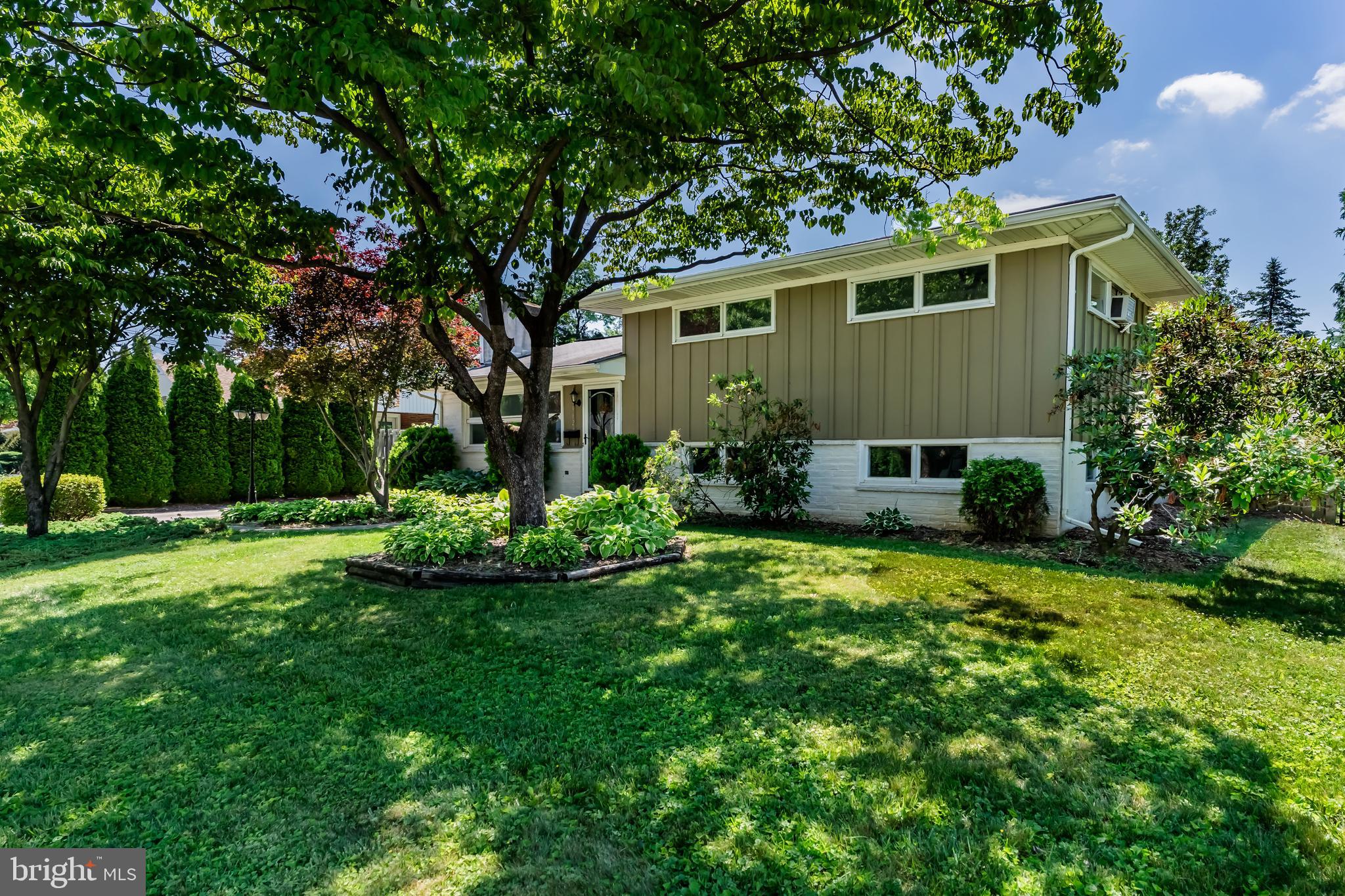 902 APPLE DRIVE