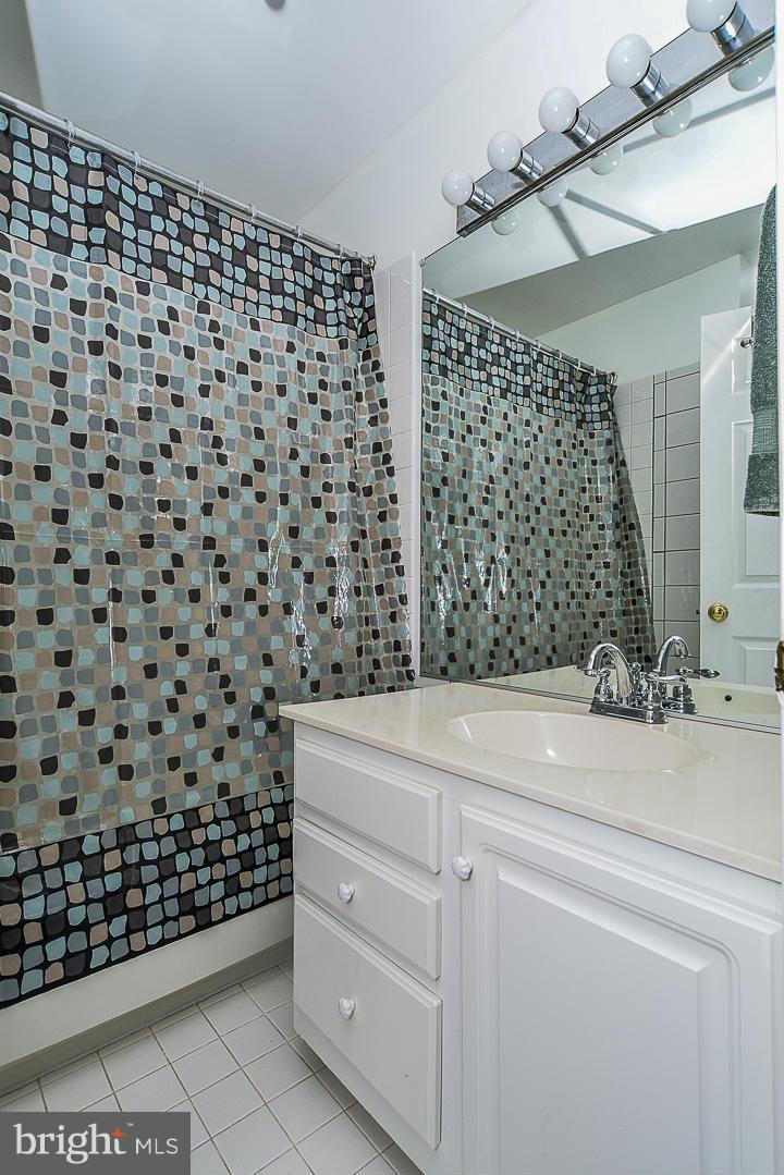 SYCAMORES AT VAN DORN - Residential Lease