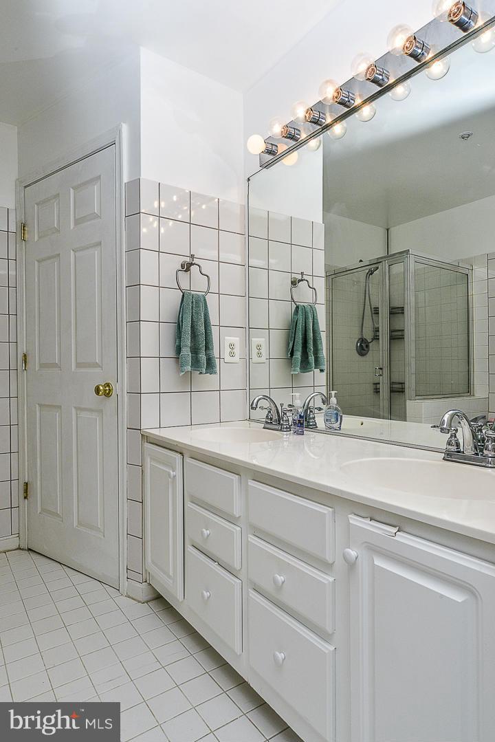 SYCAMORES AT VAN DORN - Residential Lease