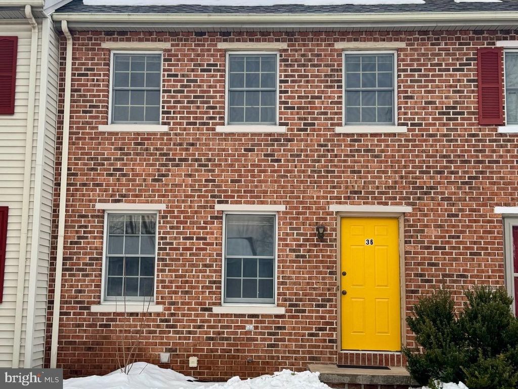 Photo of 36 Cranfield Court, ELIZABETHTOWN, PA 17022 (MLS # PALA2083036)