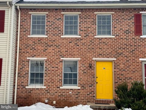 36 CRANFIELD COURT ELIZABETHTOWN PA 17022