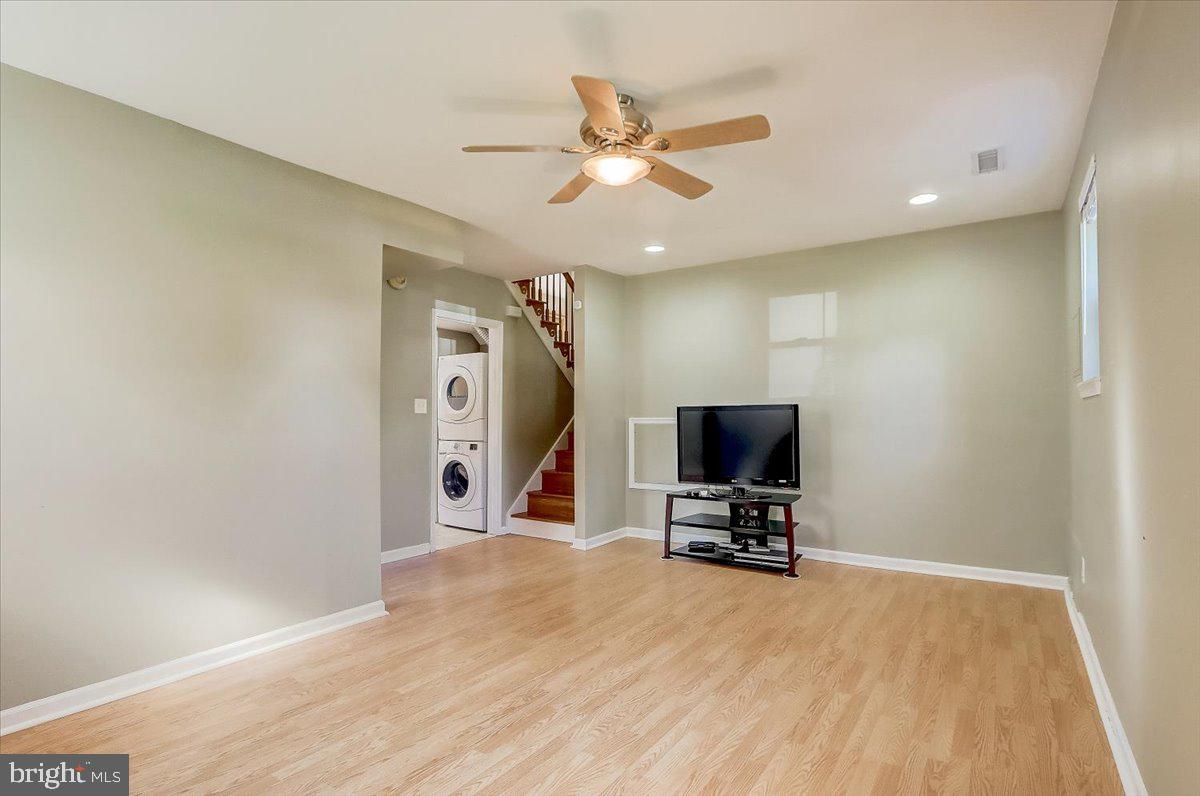 VILLAGE OF NEARBROOK - Residential