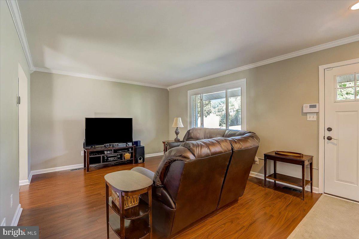 VILLAGE OF NEARBROOK - Residential