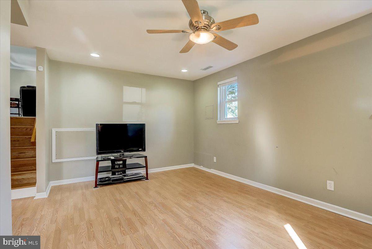 VILLAGE OF NEARBROOK - Residential