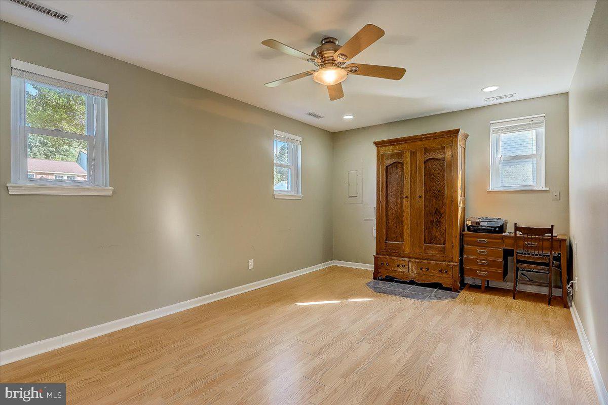 VILLAGE OF NEARBROOK - Residential