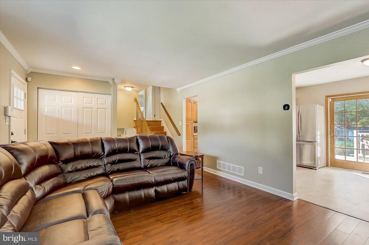 VILLAGE OF NEARBROOK - Residential