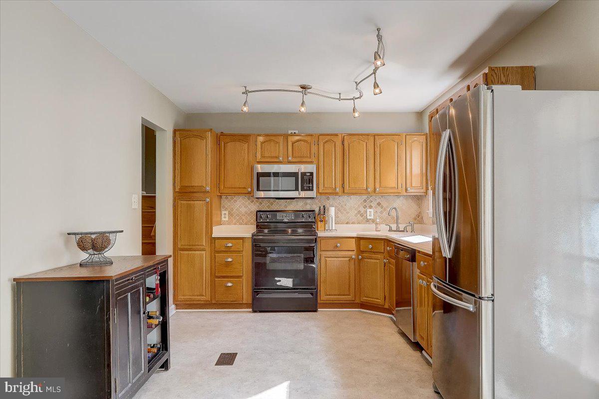 VILLAGE OF NEARBROOK - Residential