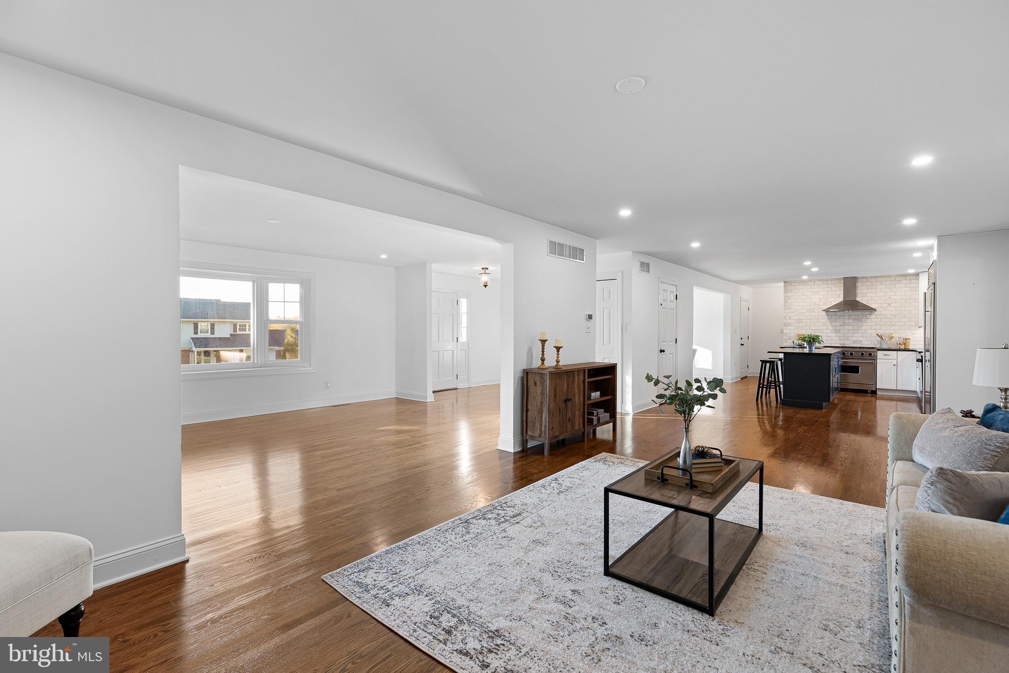 206 CAIN RUE