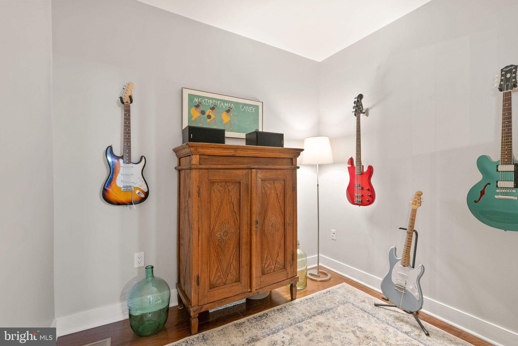 RHODES HILL SQUARE - Residential