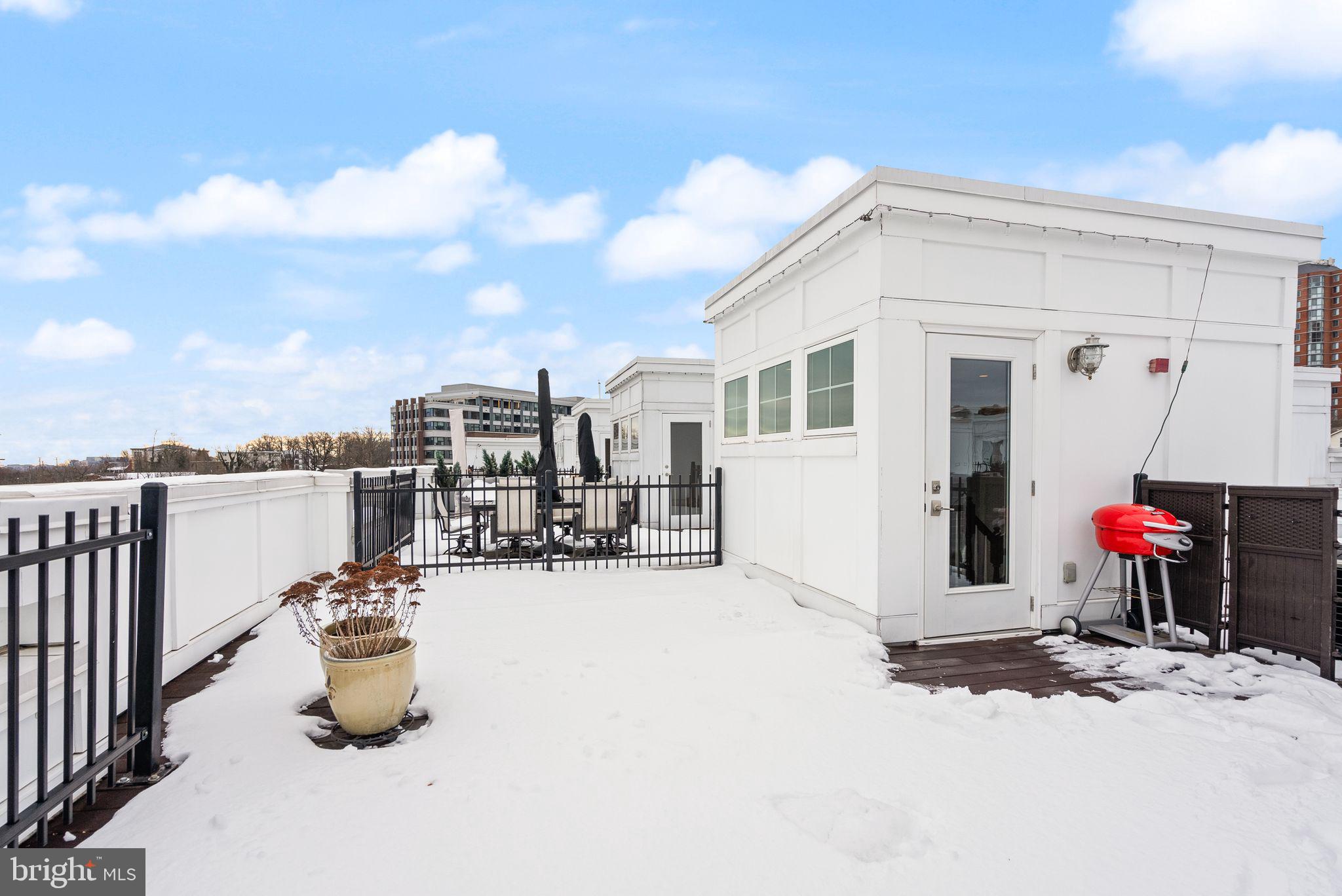 RHODES HILL SQUARE - Residential