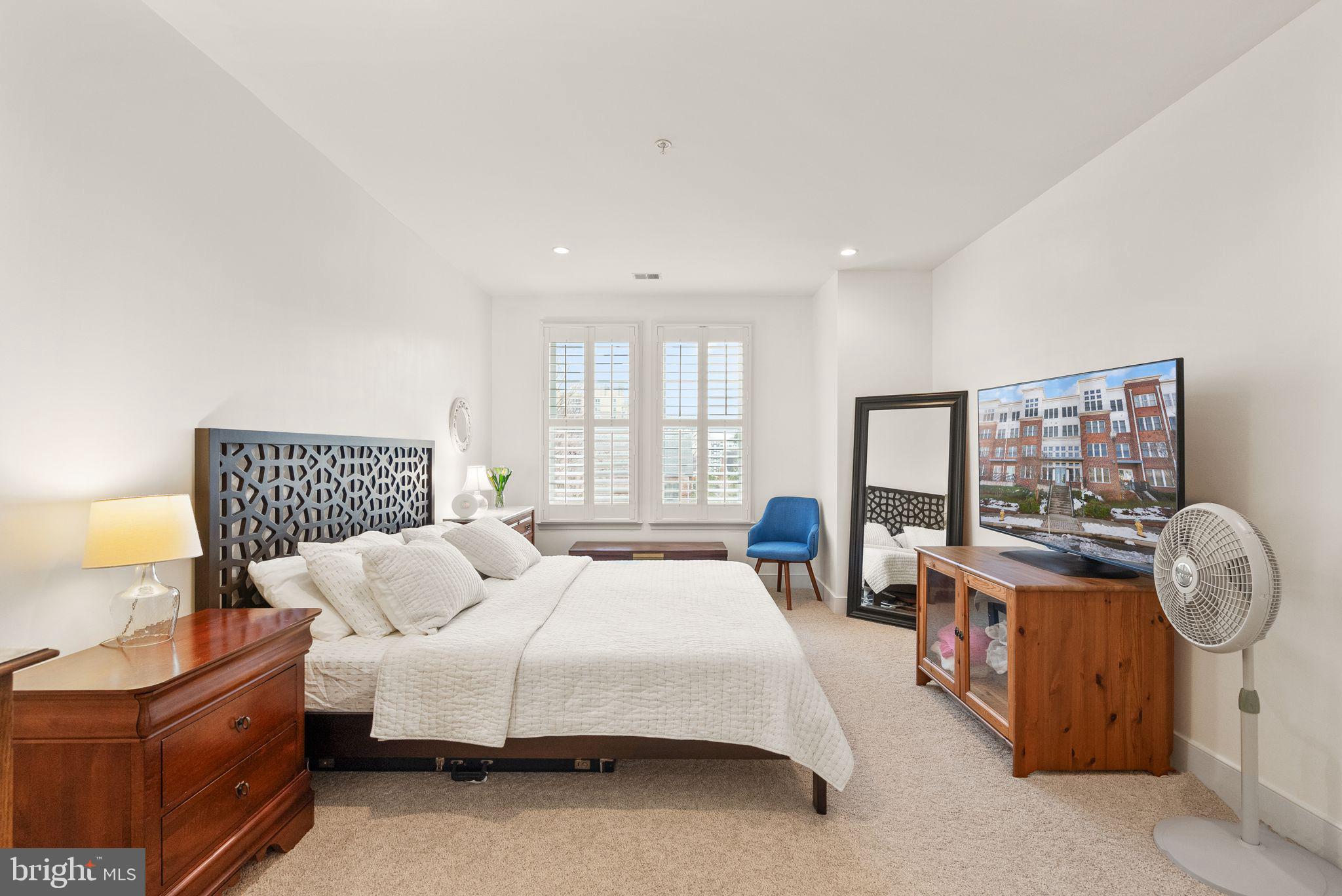 RHODES HILL SQUARE - Residential