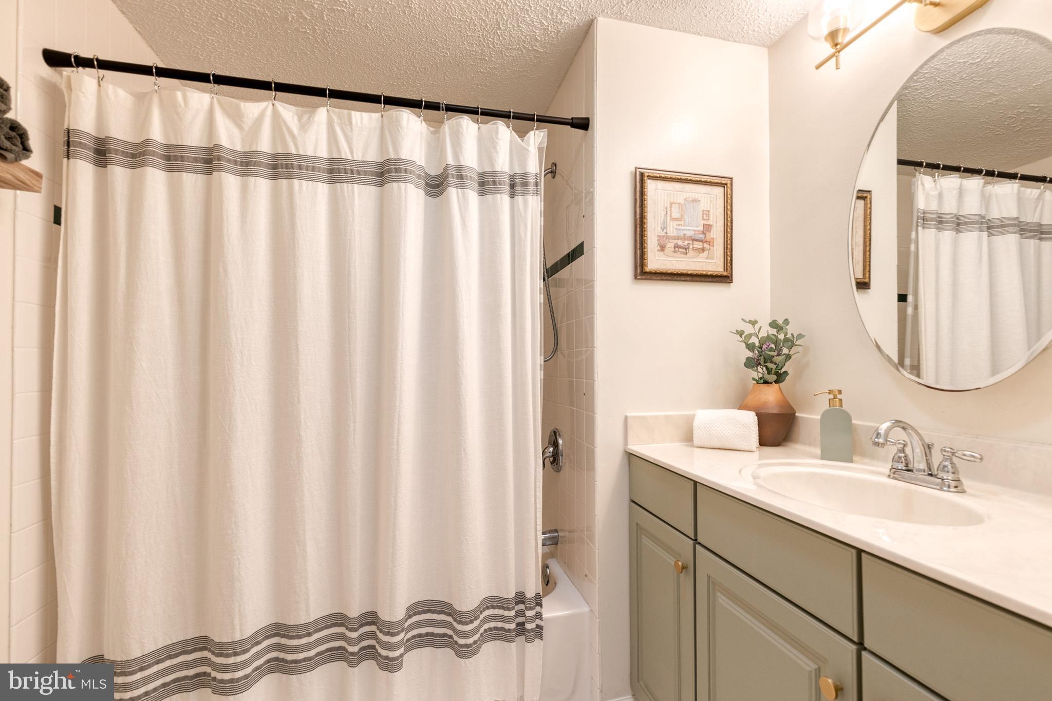 HARMANS WOODS - Residential