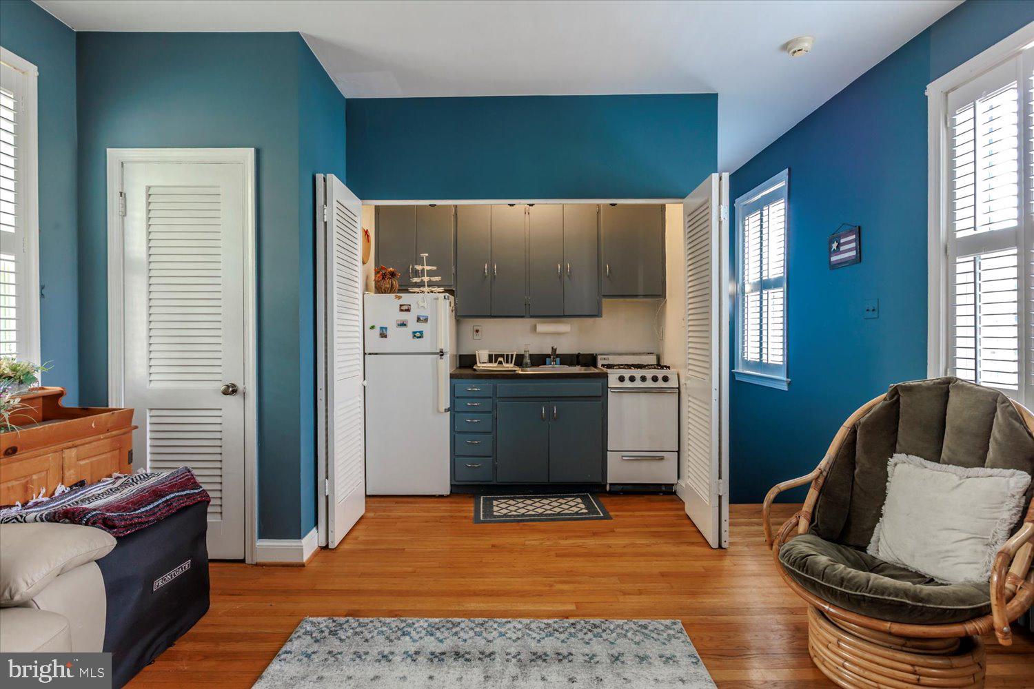 CAPITOL HILL - Residential