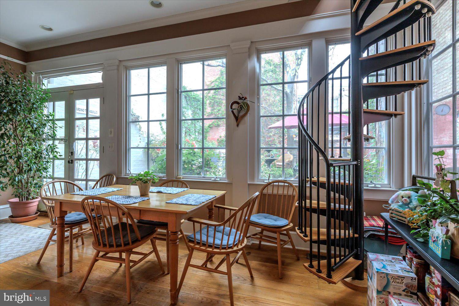 CAPITOL HILL - Residential