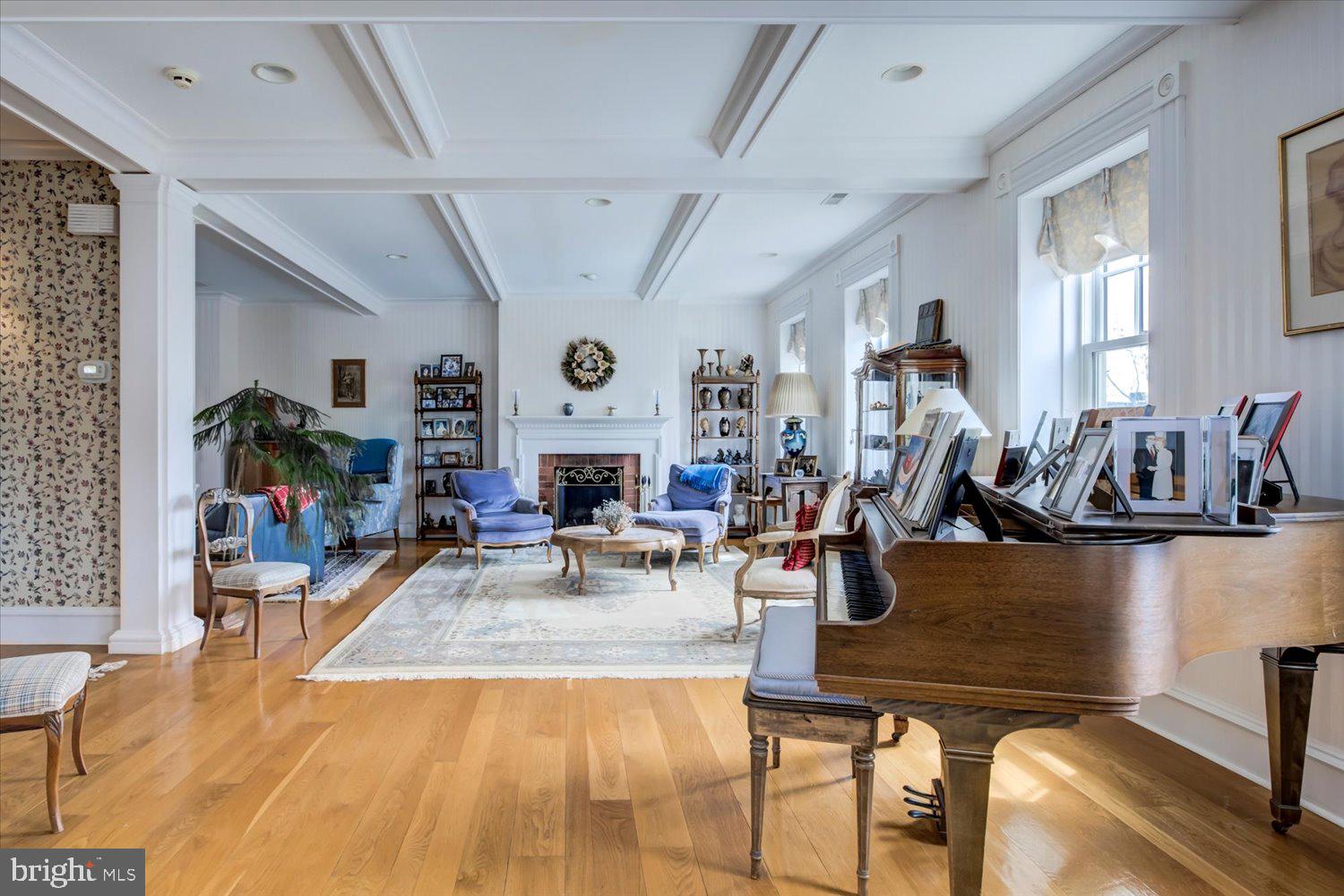 CAPITOL HILL - Residential