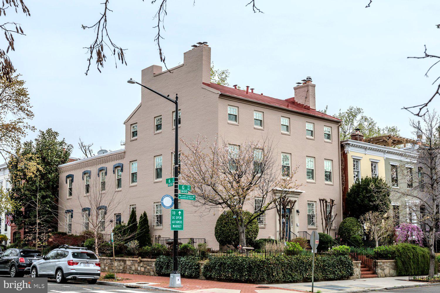 CAPITOL HILL - Residential