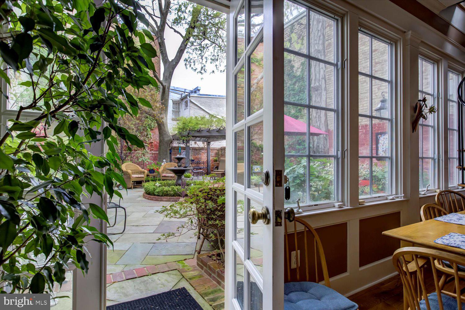CAPITOL HILL - Residential