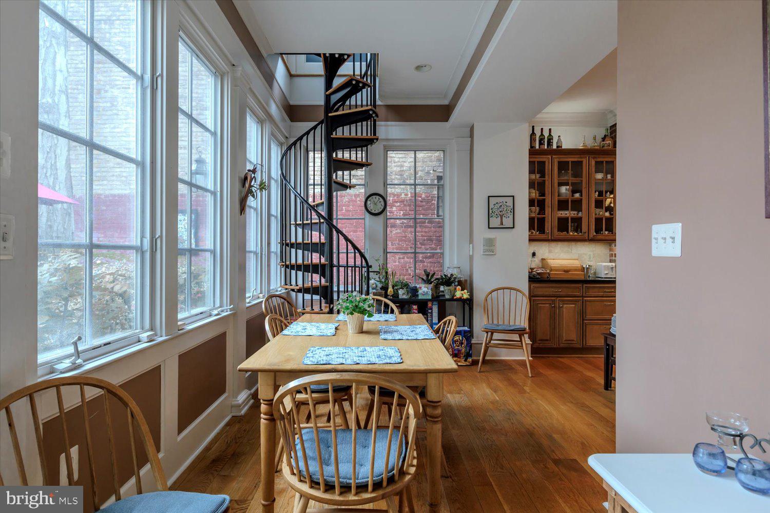 CAPITOL HILL - Residential