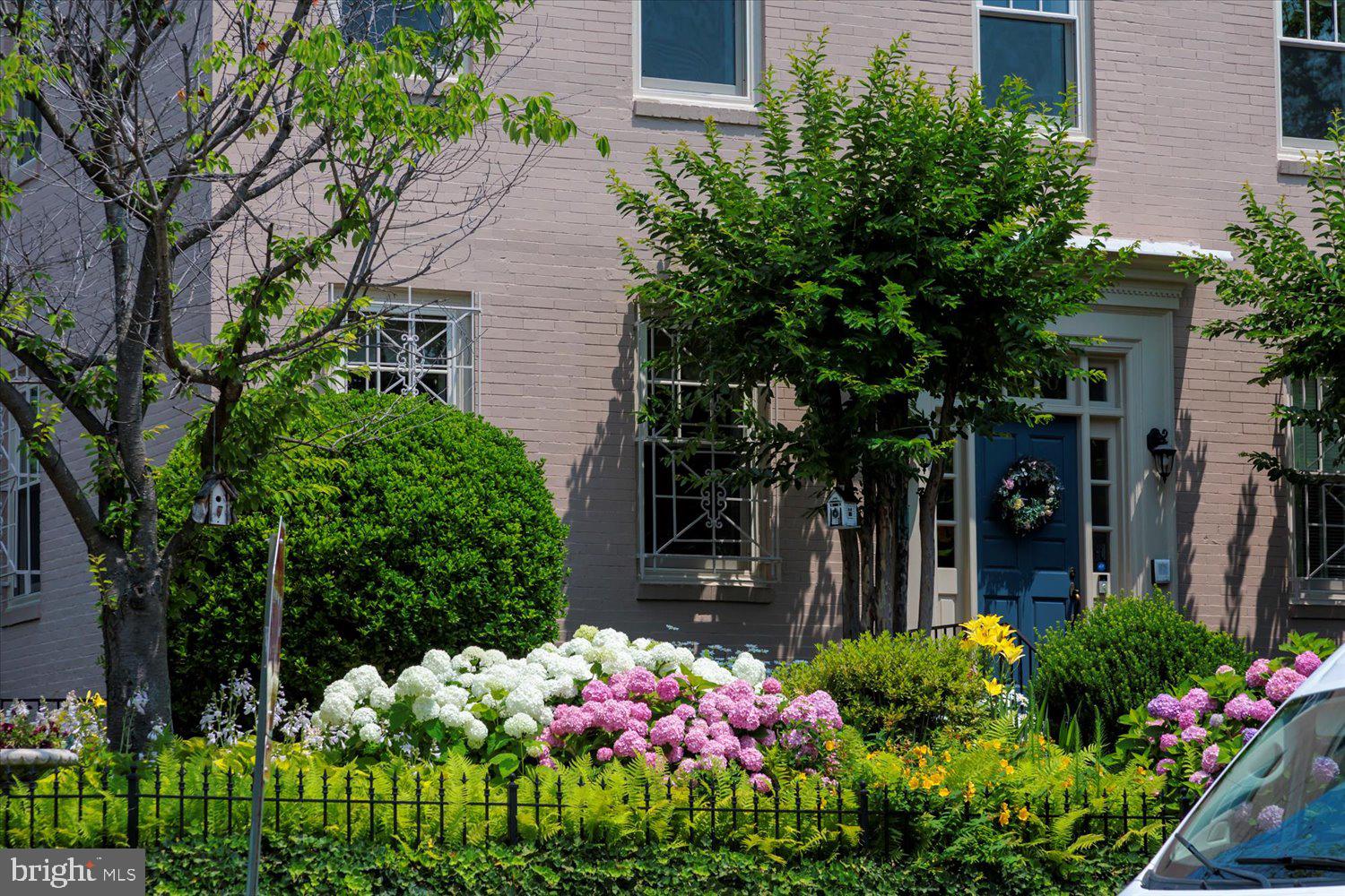 CAPITOL HILL - Residential