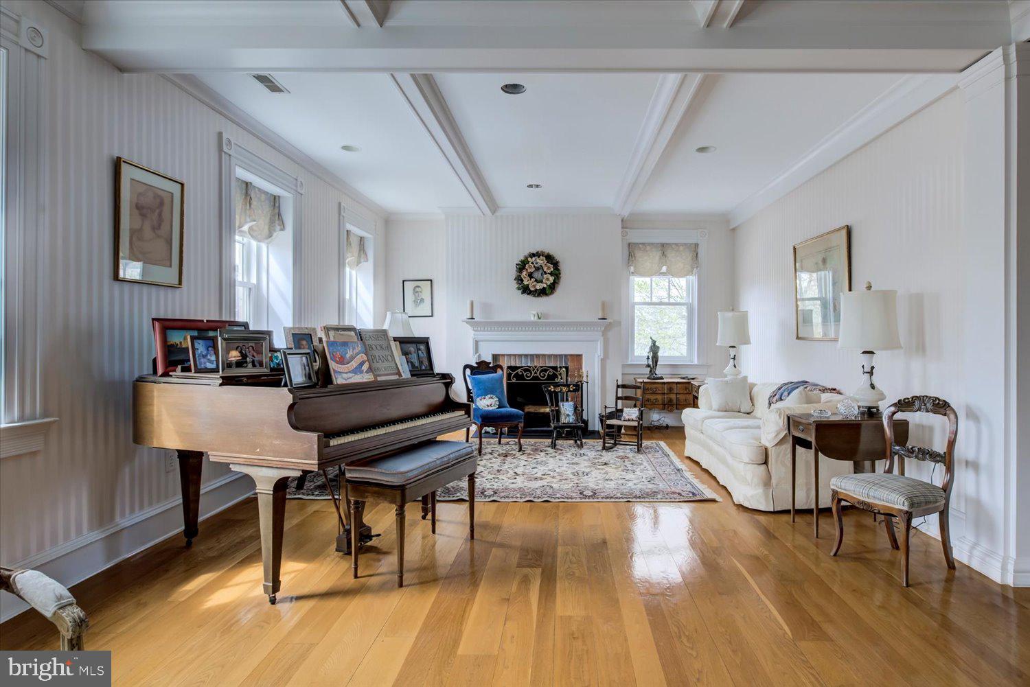 CAPITOL HILL - Residential