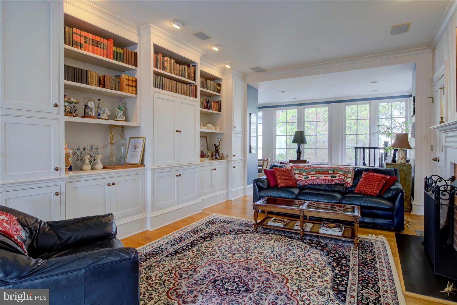 CAPITOL HILL - Residential