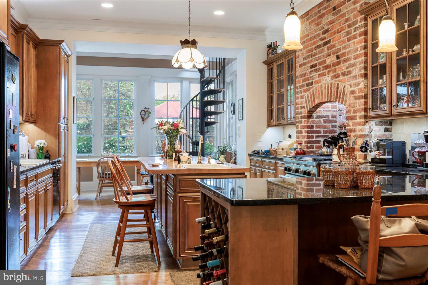 CAPITOL HILL - Residential