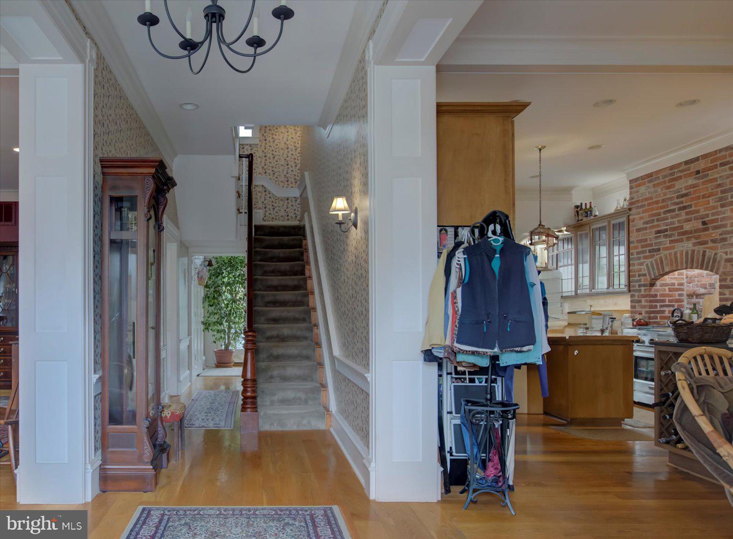CAPITOL HILL - Residential
