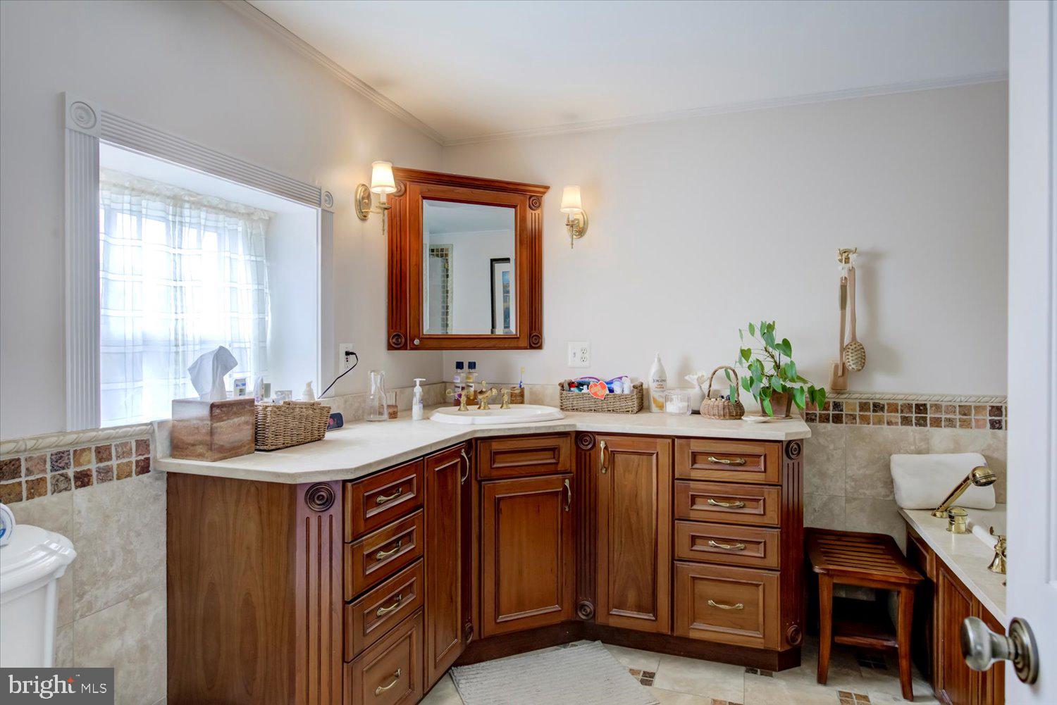 CAPITOL HILL - Residential