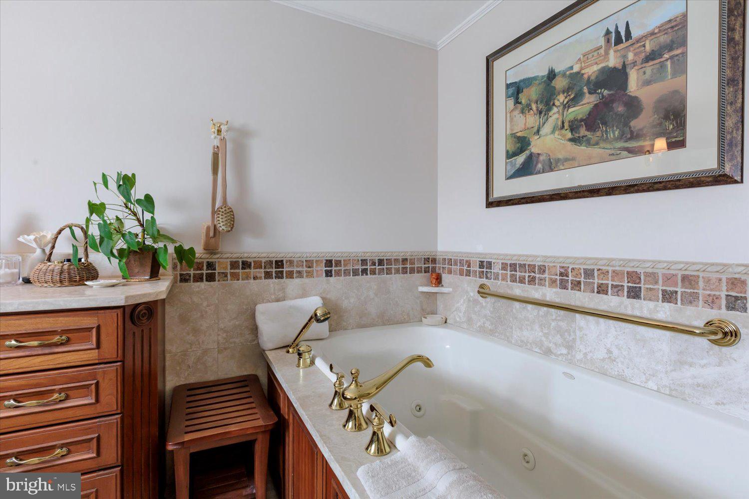 CAPITOL HILL - Residential