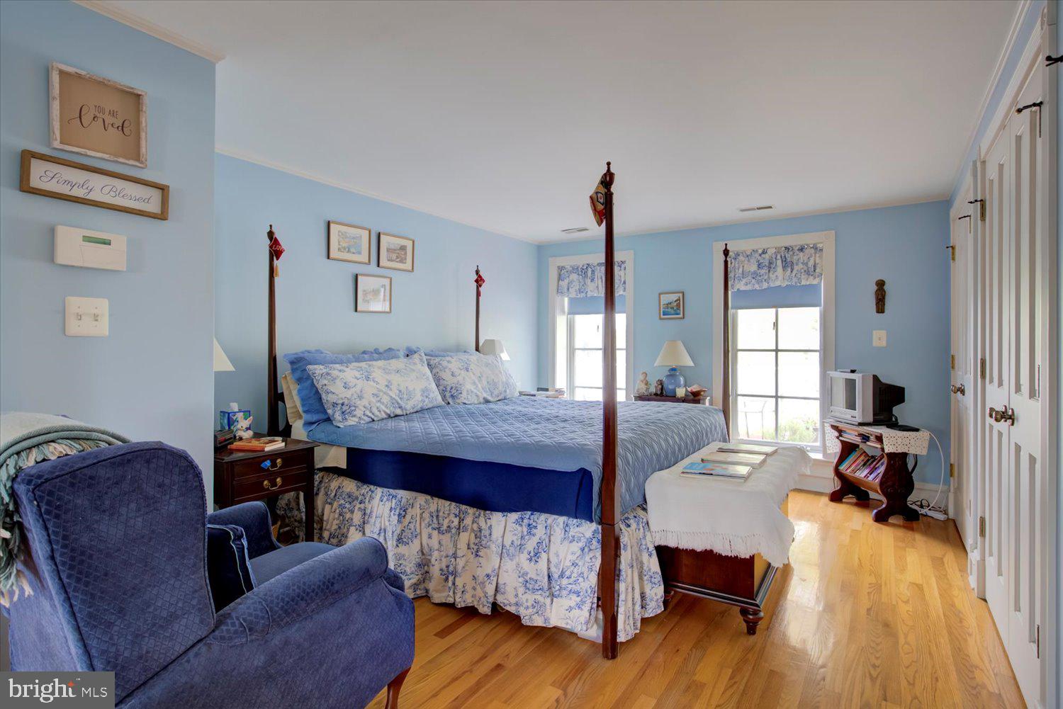 CAPITOL HILL - Residential