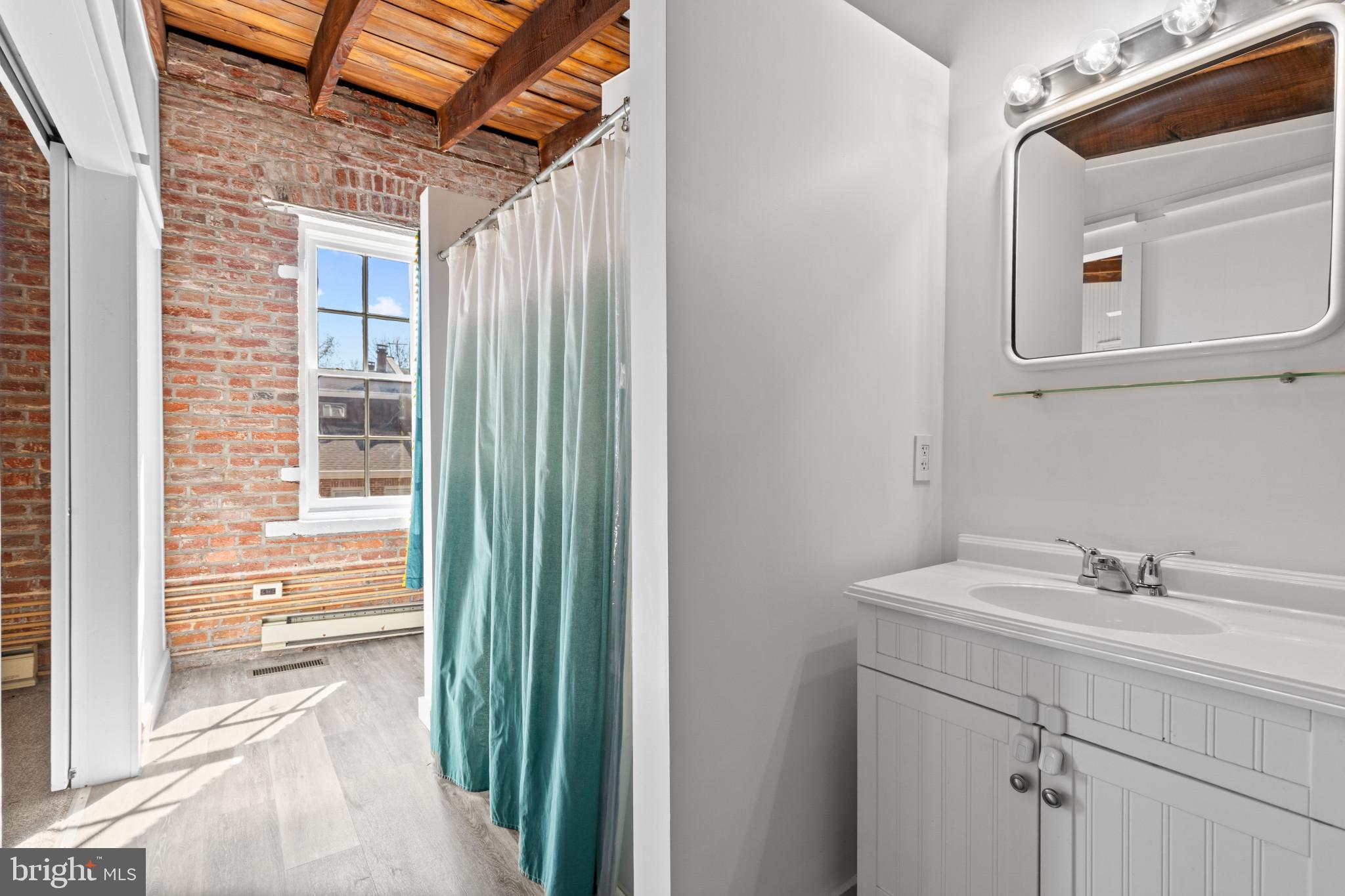 FEDERAL HILL HISTORIC DISTRICT - Residential Lease