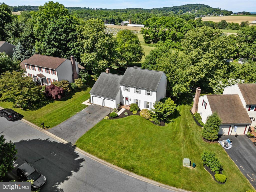 Photo of 914 Jade Avenue, Lancaster, PA 17601 (MLS # PALA2051868)