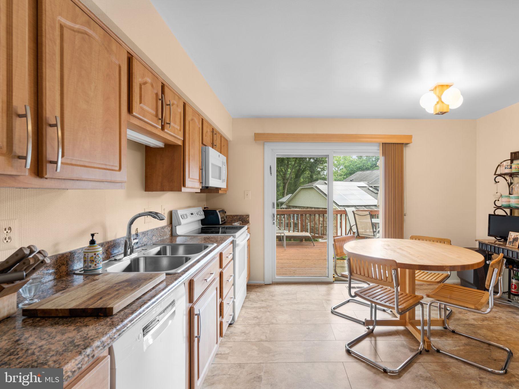 1709 GLASTONBERRY ROAD