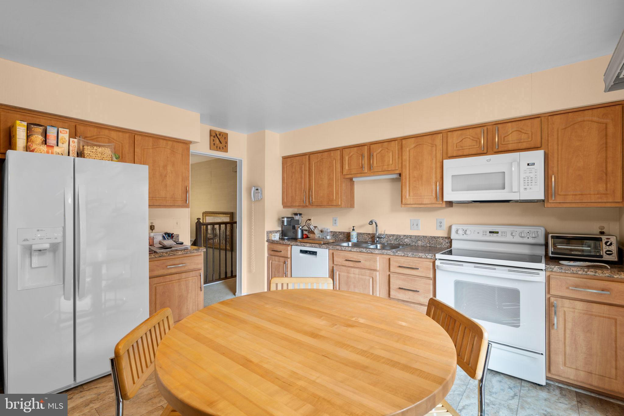 1709 GLASTONBERRY ROAD