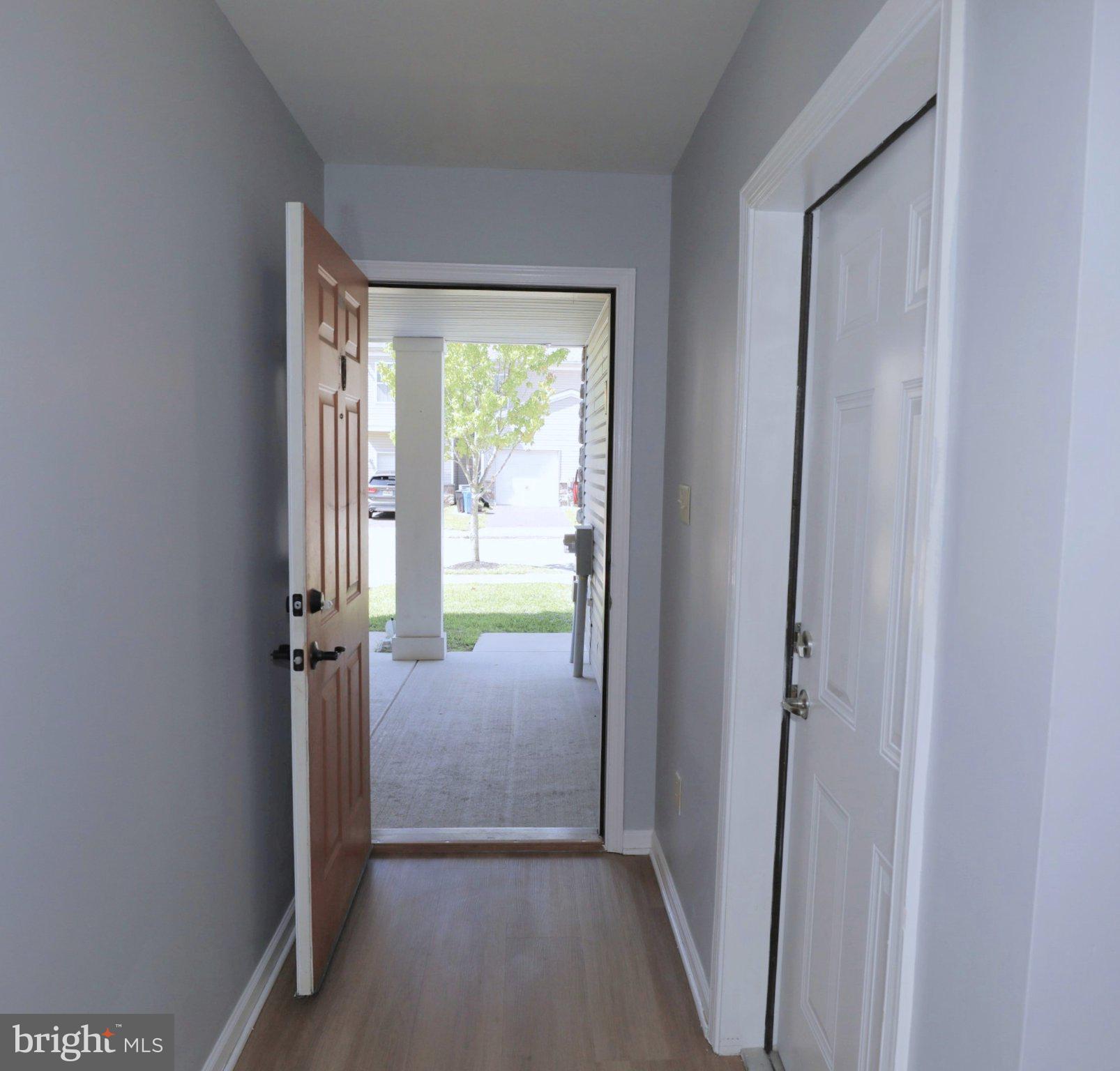 10 ROWAND WAY E